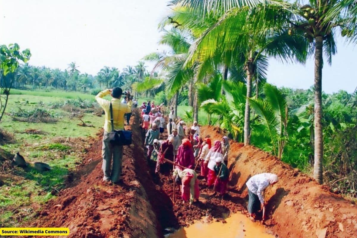 Women in India earn less and get fewer jobs: Oxfam Report 2022