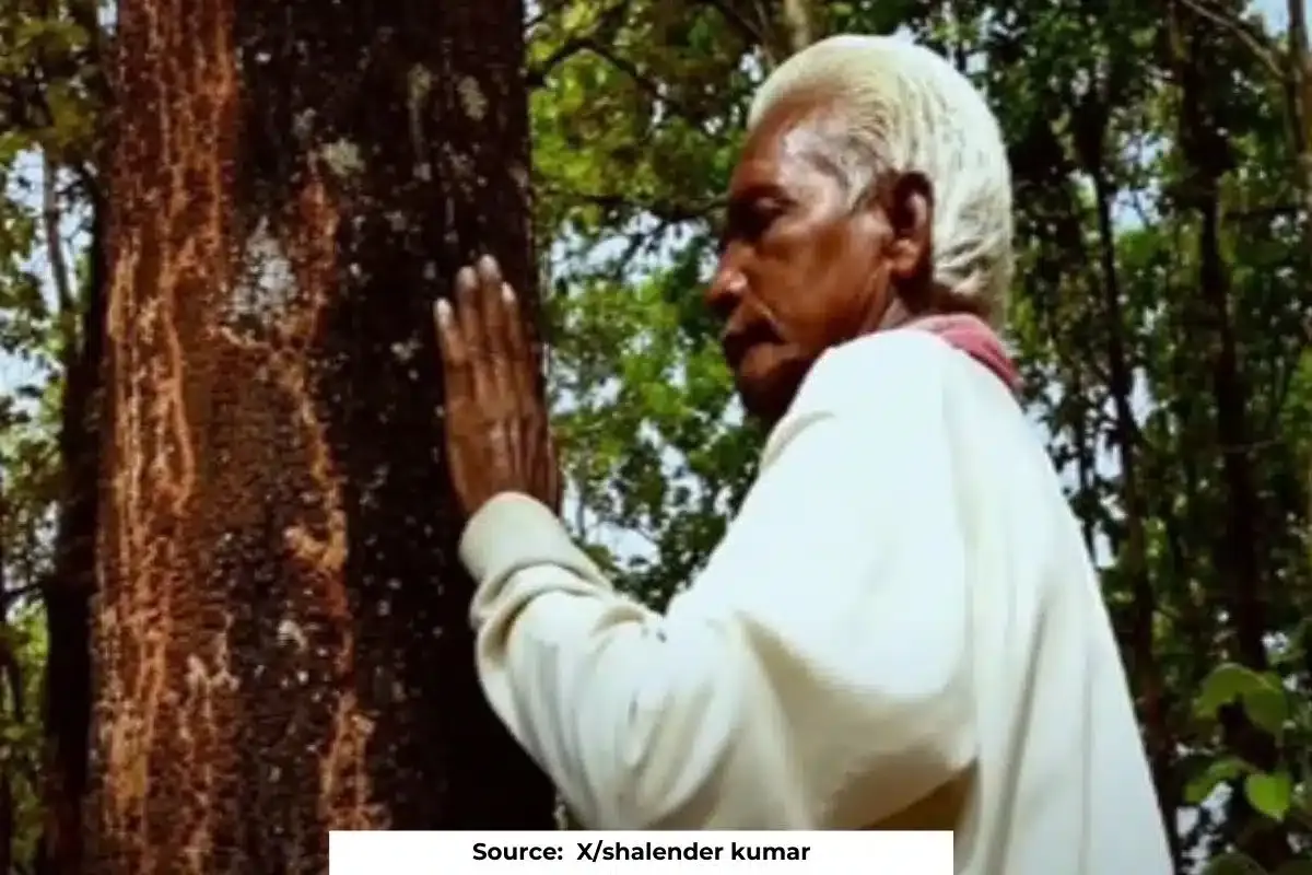 Who is Tribal Environmentalist Dukhu Manjhi awarded with Padma Shri?