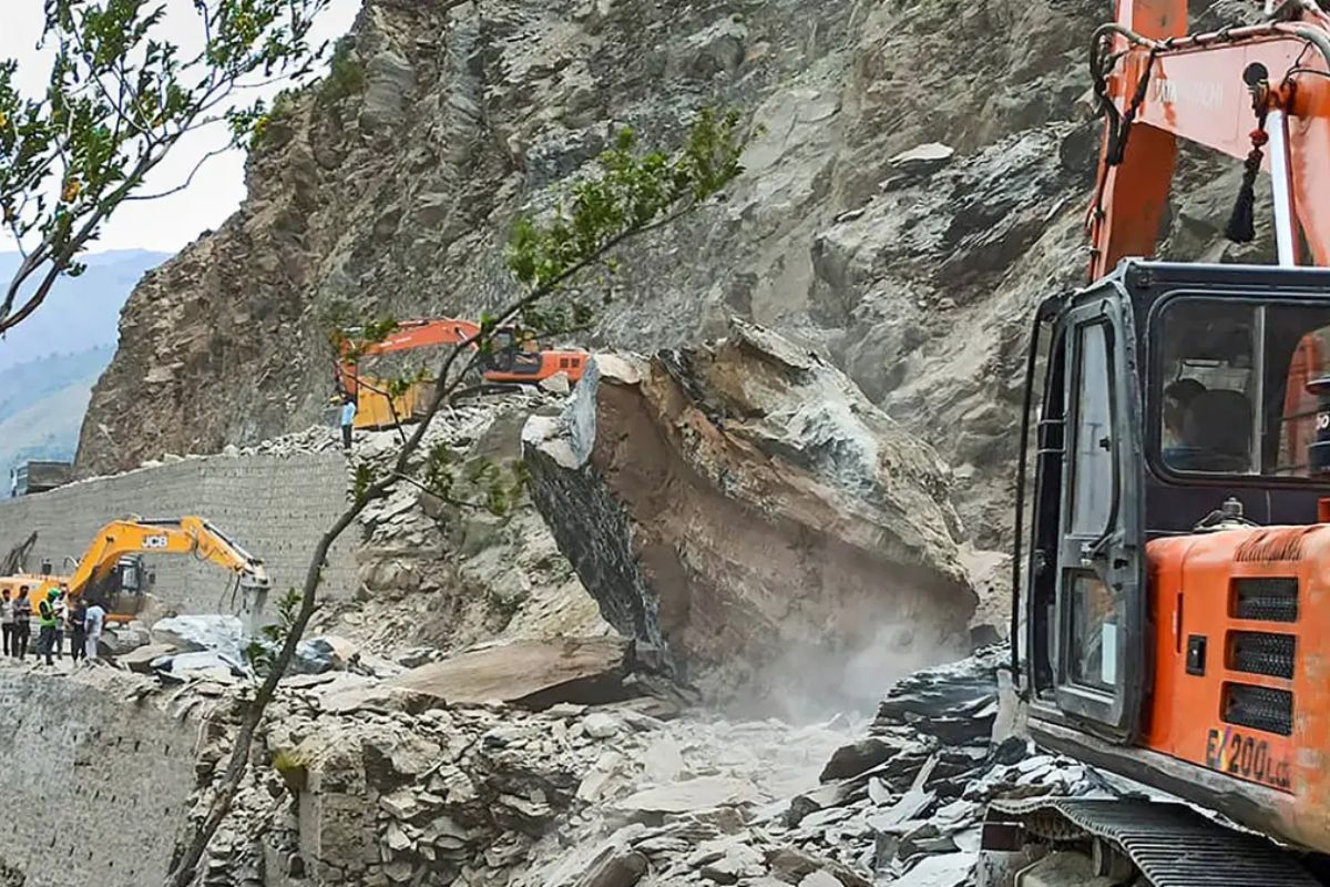 These highways and roads are closed in Jammu & Kashmir due to heavy rainfall