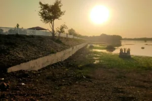 नियम के खिलाफ जाकर इंदौर के सिरपुर वेटलैंड में हो रहा निर्माण कार्य