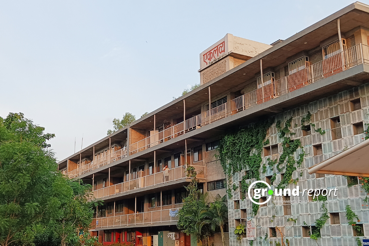What's so special about EkLavya Foundation's eco-friendly building?