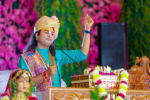 Who is Aniruddhacharya made derogatory remark on Dalit community?