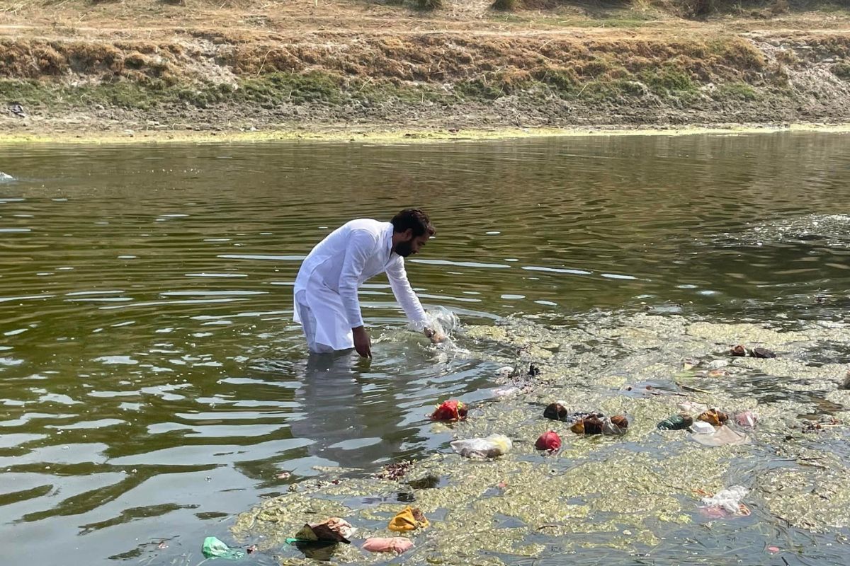 विशेषज्ञों संग पर्यावरण जागरूकता फैला रहे सुंदरम तिवारी