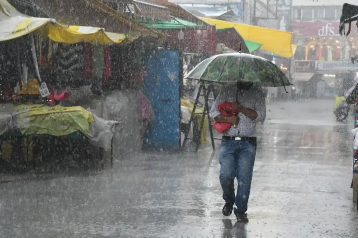 Monsoon withdrawal begins in MP; temp hit 35°C with isolated rain