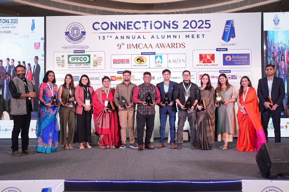 Pallav Jain with other winners at the IIMCAA Award function