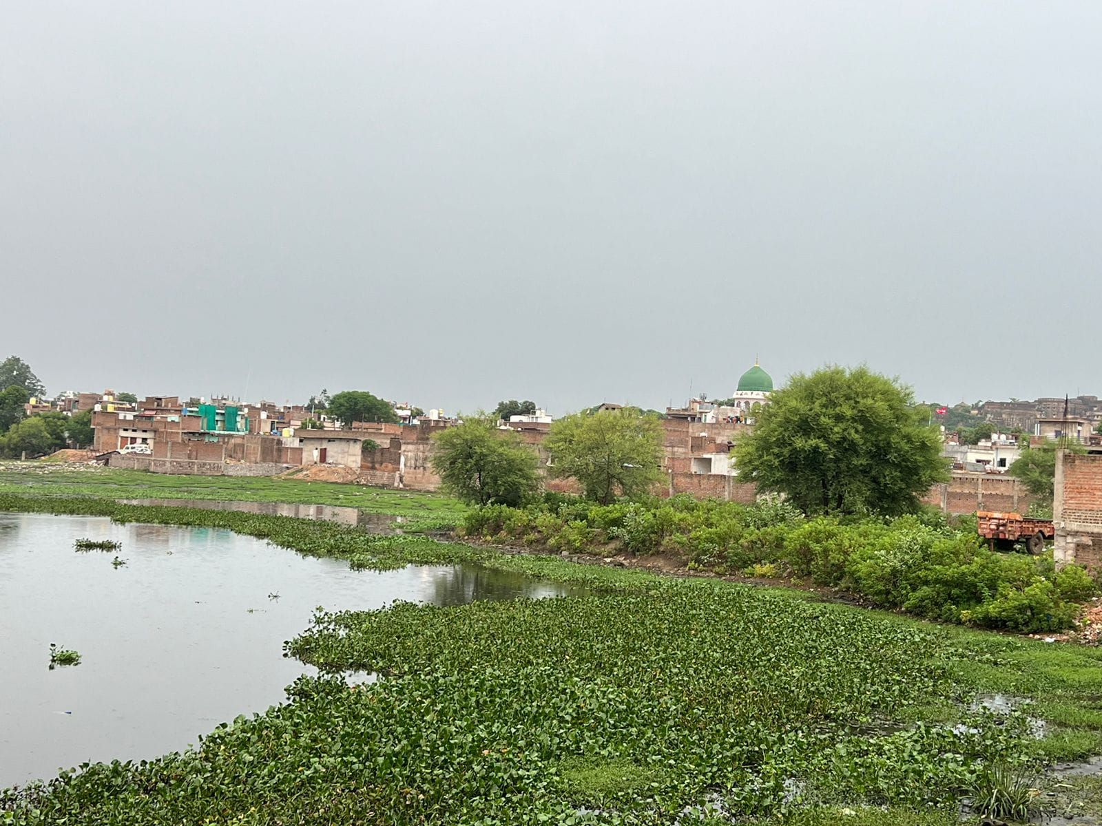 सीएम का दावा, ऐतिहासिक तालाब होंगे सुरक्षित मगर टीकमगढ़ के सैल सागर तालाब पर अतिक्रमण जारी