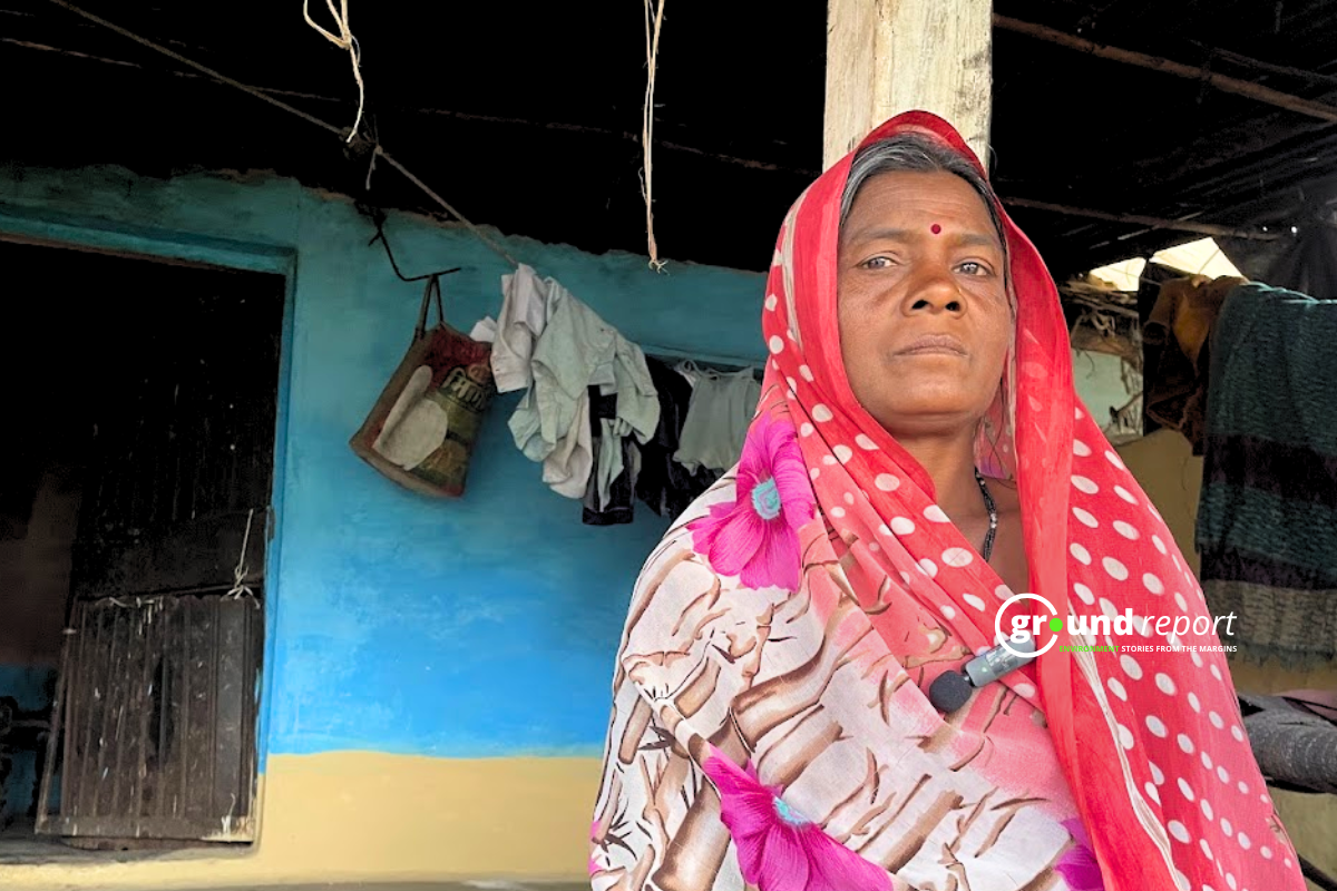 Shanti devi who makes dona pattal in Budhni's Pandoda village