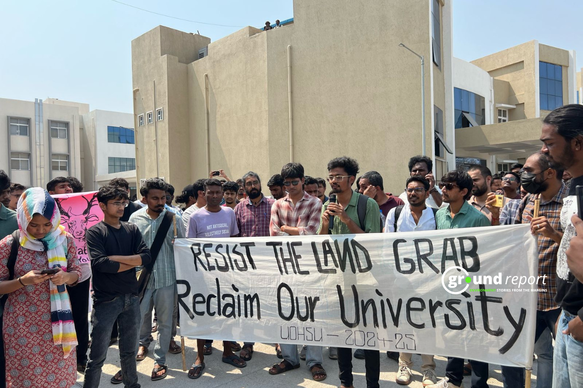 Hyderabad students protest over land auction223