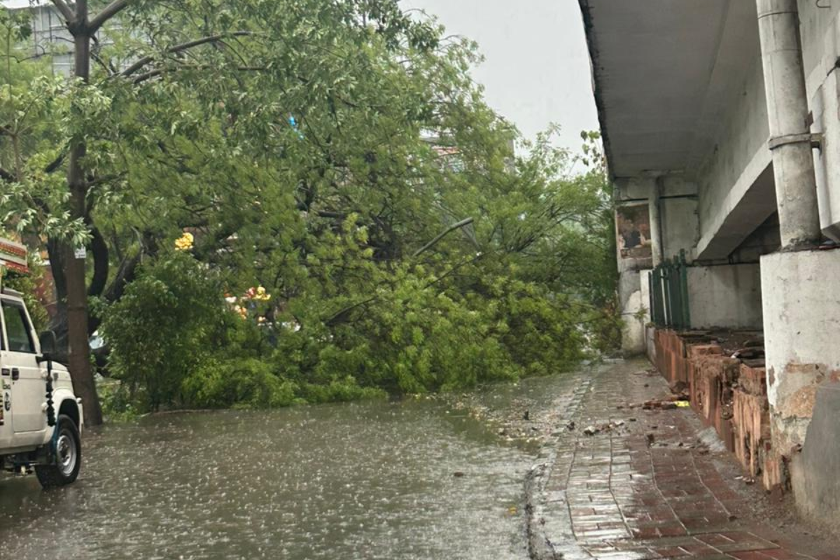 Heavy rain in Delhi-NCR: 4 dead, flights disrupted, red alert issued