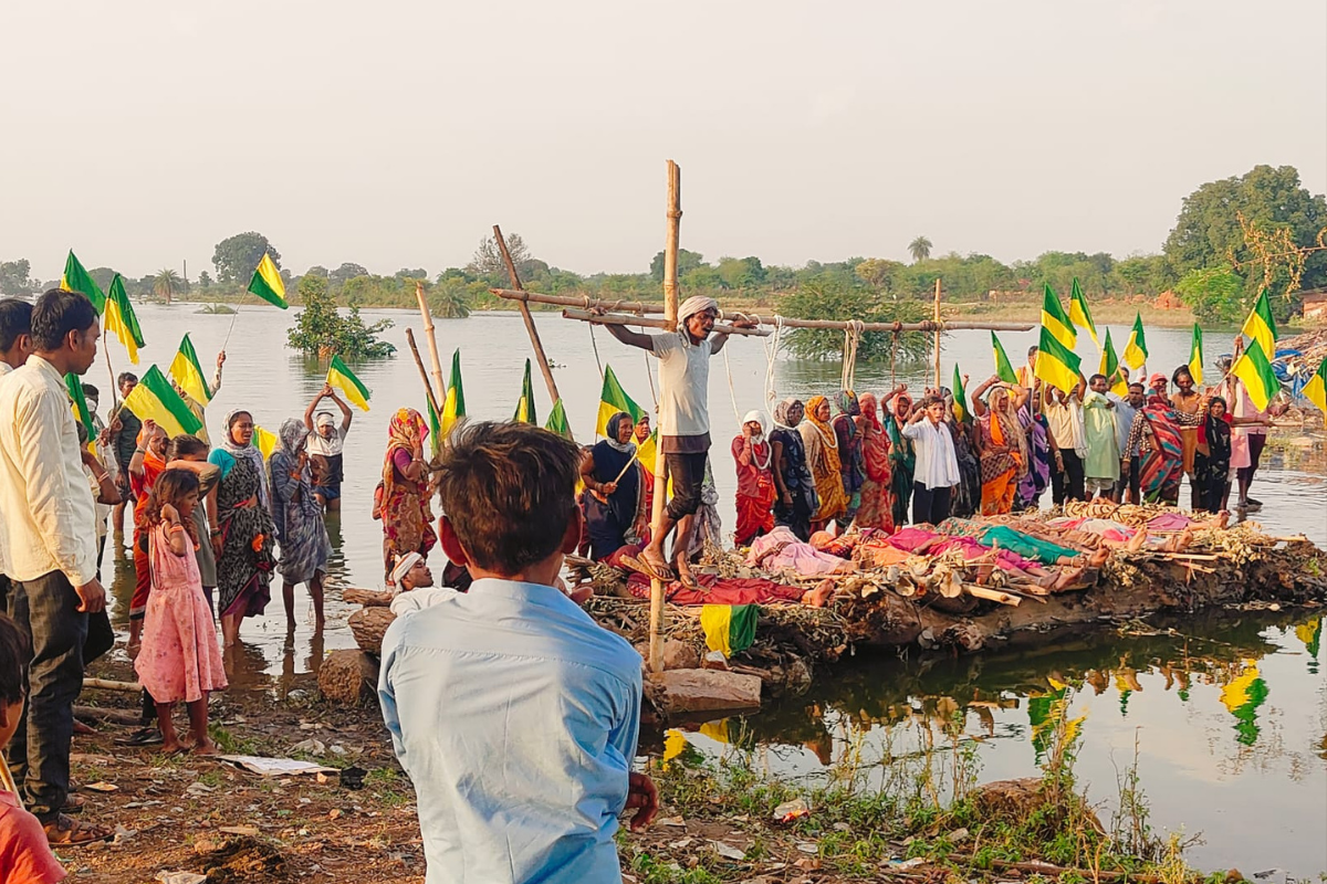 मझगांय चिता आंदोलन में बड़ा मोड़, अमित भटनागर समेत प्रभावितों ने दी गिरफ्तारी