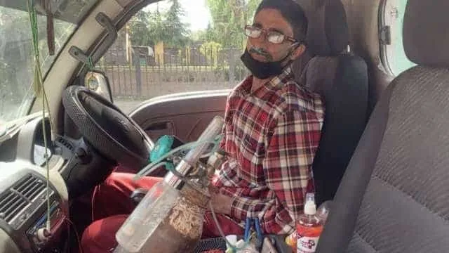 Read more about the article Meet Manzoor Ahmad Asthma patient, supplying oxyegn cylinders to others