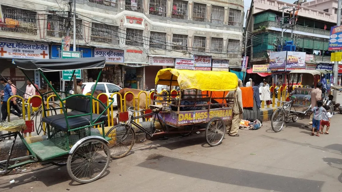 Rickshaw puller gets tax notice of over Rs. 3 Crore in Uttar Pradesh