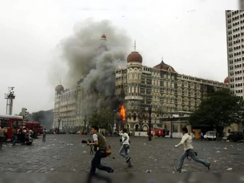26/11 Mumbai Attack top officials pay tribute to martyrs