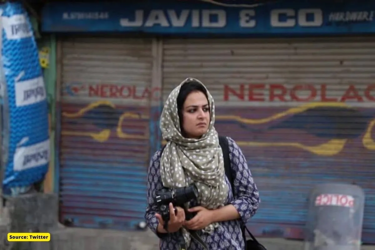 Kashmiri female photojournalist Sanna  Mattoo wins Pulitzer Prize
