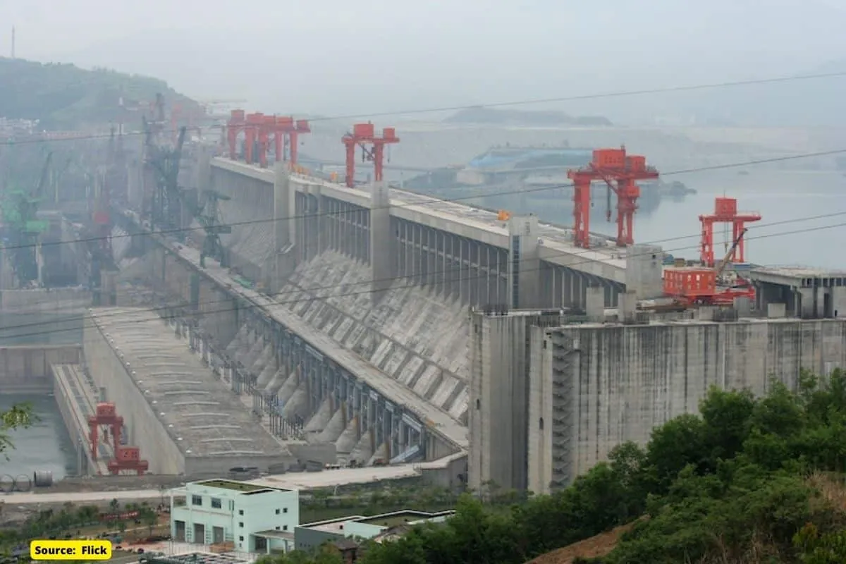 Three Gorges Dam of China, Danger for earth