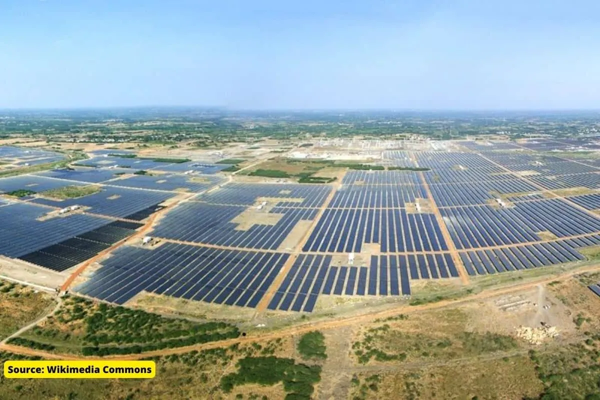 Where are the biggest solar power plants in the world?