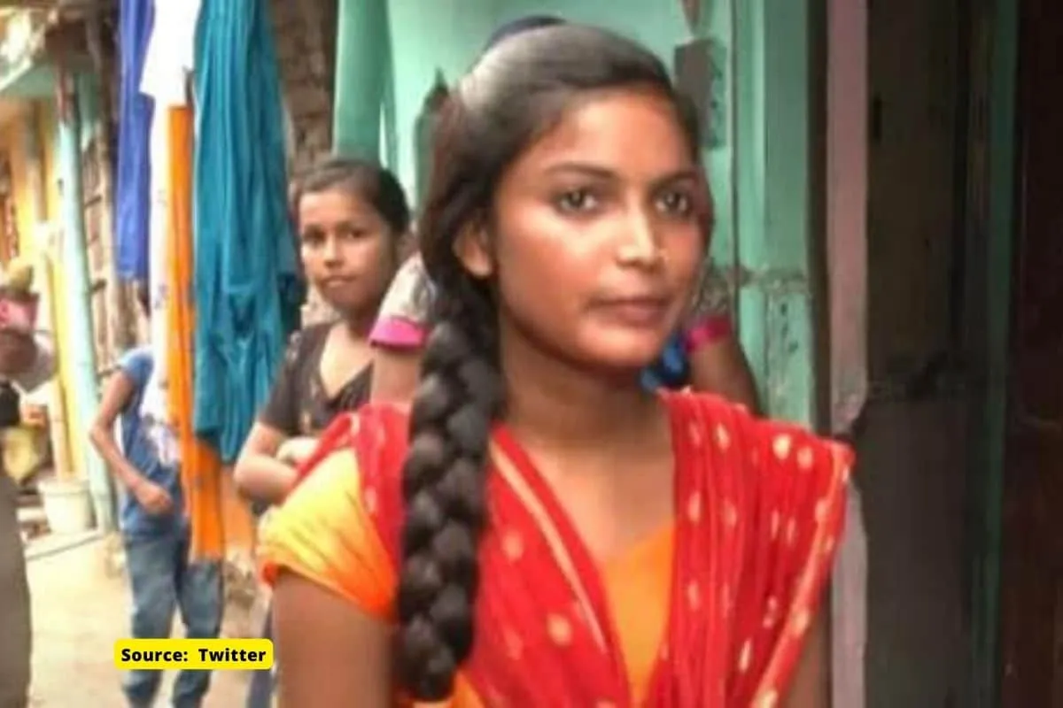 Who is brave girl Riya kumari asked IAS officer for sanitary pads?