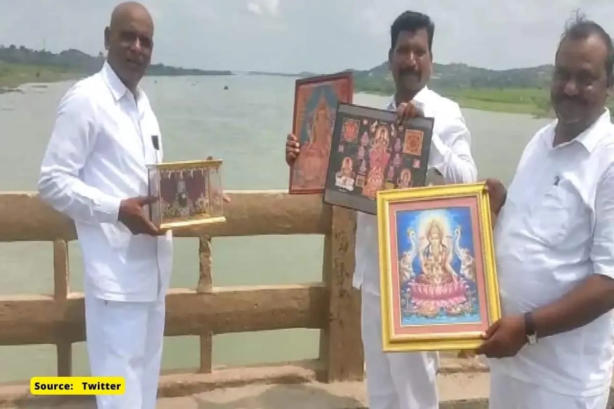 Why Dalit leaders throwing Hindu gods in river in Karnataka?