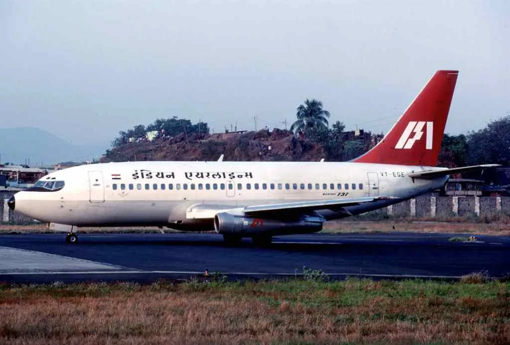 Indian Airlines Boeing 737-2A8