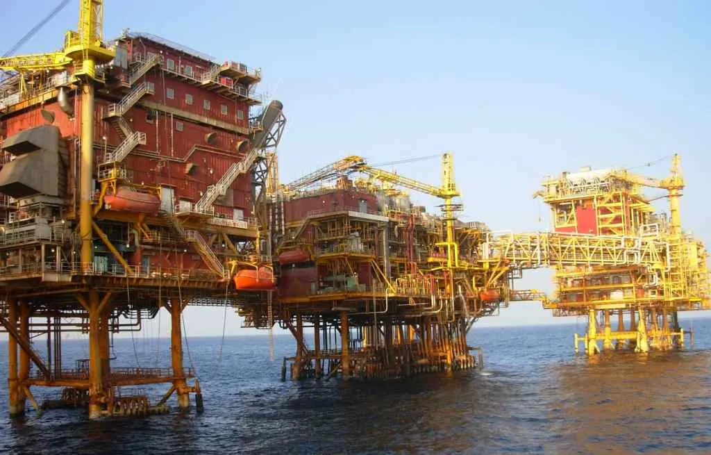 ONGC Oil and Gas Processing Platform, Bombay High, South Field Undersea pipelines carry oil and gas to Uran, near Mumbai