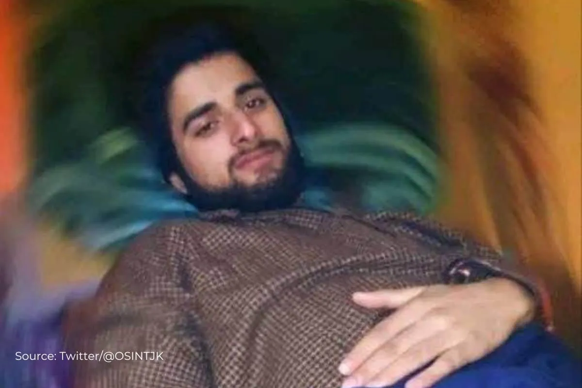 Who was terrorist Aqib Mushtaq Bhat involved in killing of Kashmiri pandit?