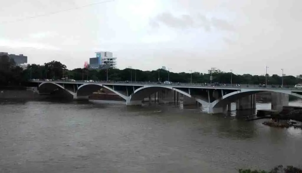 Yerwada Bridge over the Mula-Mutha River